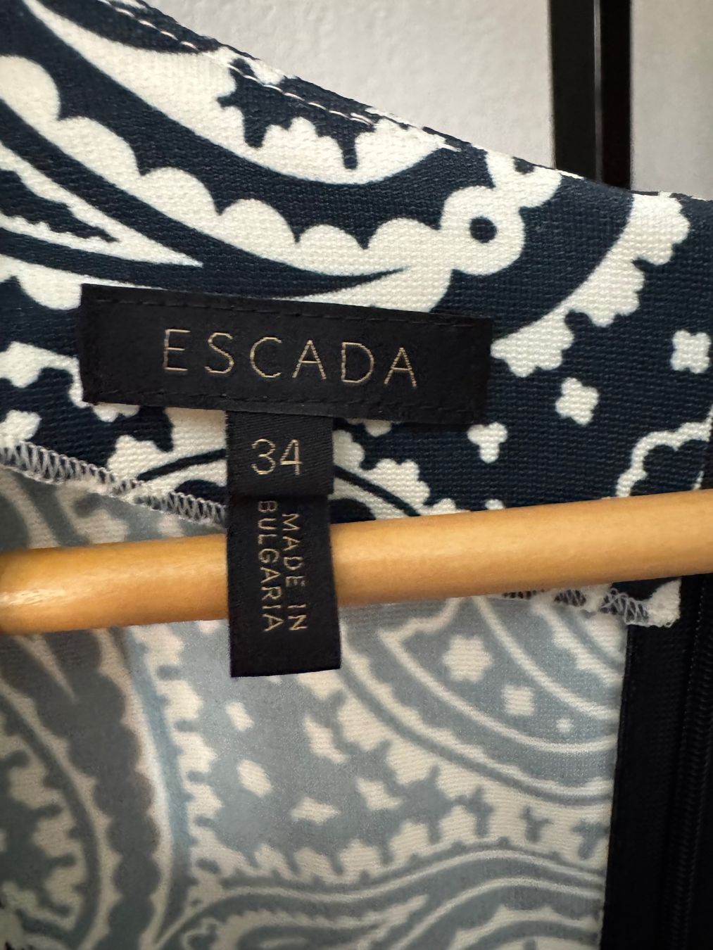 Escada Robes: Robe ESCADA mi-longue – Neuf (Voir description) à Echichens par unideks 3