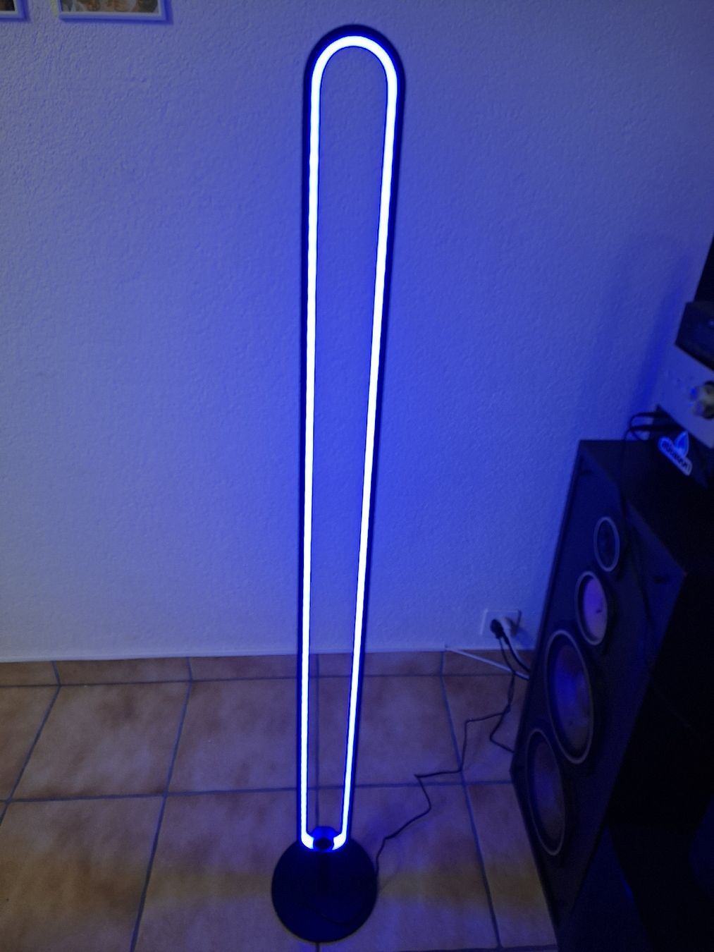 Lampade: Lampadaire LED design multicolore avec télécommande – Usato da Cressier NE venduto da SuperBalou 2