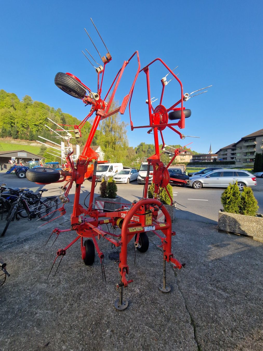 Tutte le macchine: Kreiselheuer SIP 685 – Usato da Menznau venduto da 6122 5