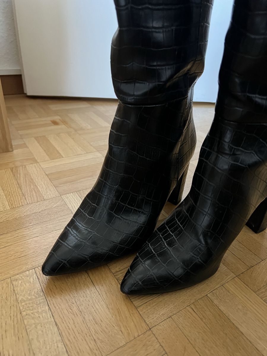 H&M Scarpe da donna: Bottes noir H&M – Usato da Vandoeuvres venduto da tif_nk52 1