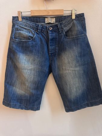 Jeans Shorts Grösse 46 Regular Fit guter Zustand