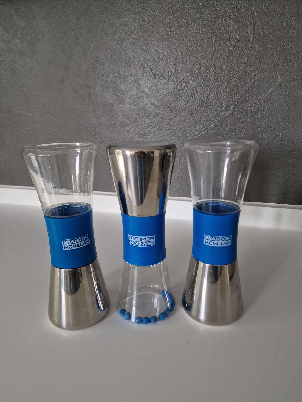 Tutti gli attrezzi: 3er Set Brandon McMillan Shake & Break Trainingstool Hunde – Usato da Köniz venduto da nicolegru