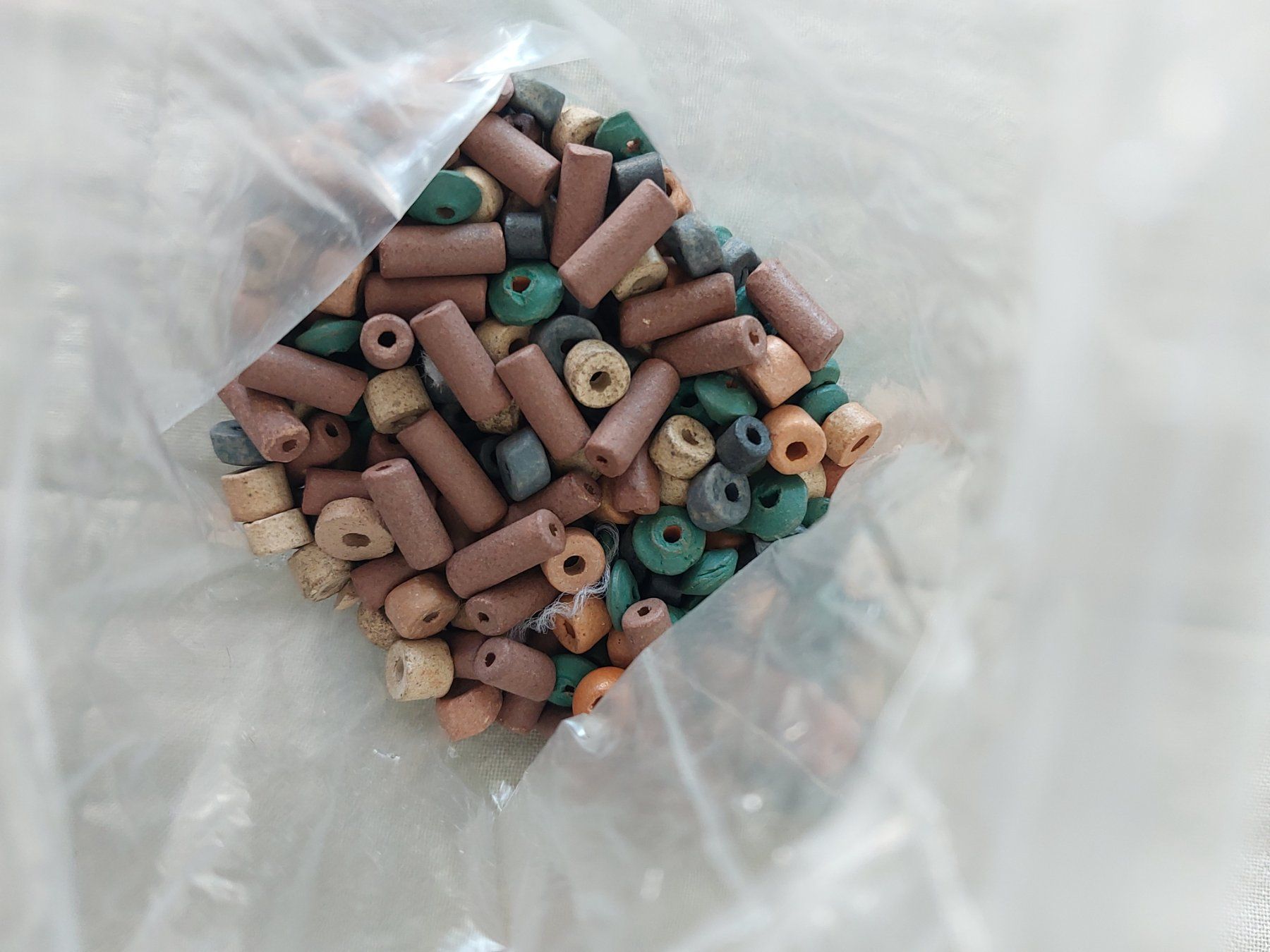 Perle (finte): Diverse "Perlen" um Schmuck zu basteln – Nuovo (secondo la descrizione) da Einsiedeln venduto da rava02 3