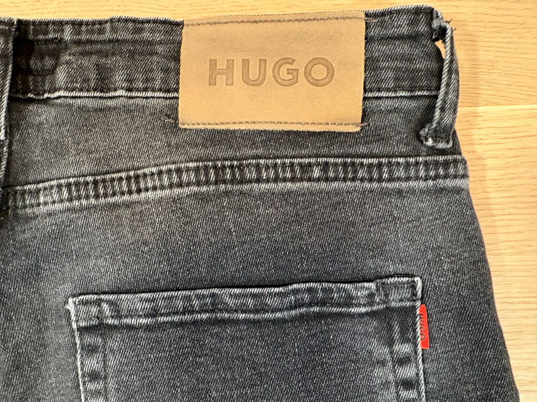 Hugo Boss Jeans: Hugo Jeans Grösse 31 – Usato da Elgg venduto da Jo_Naj 5