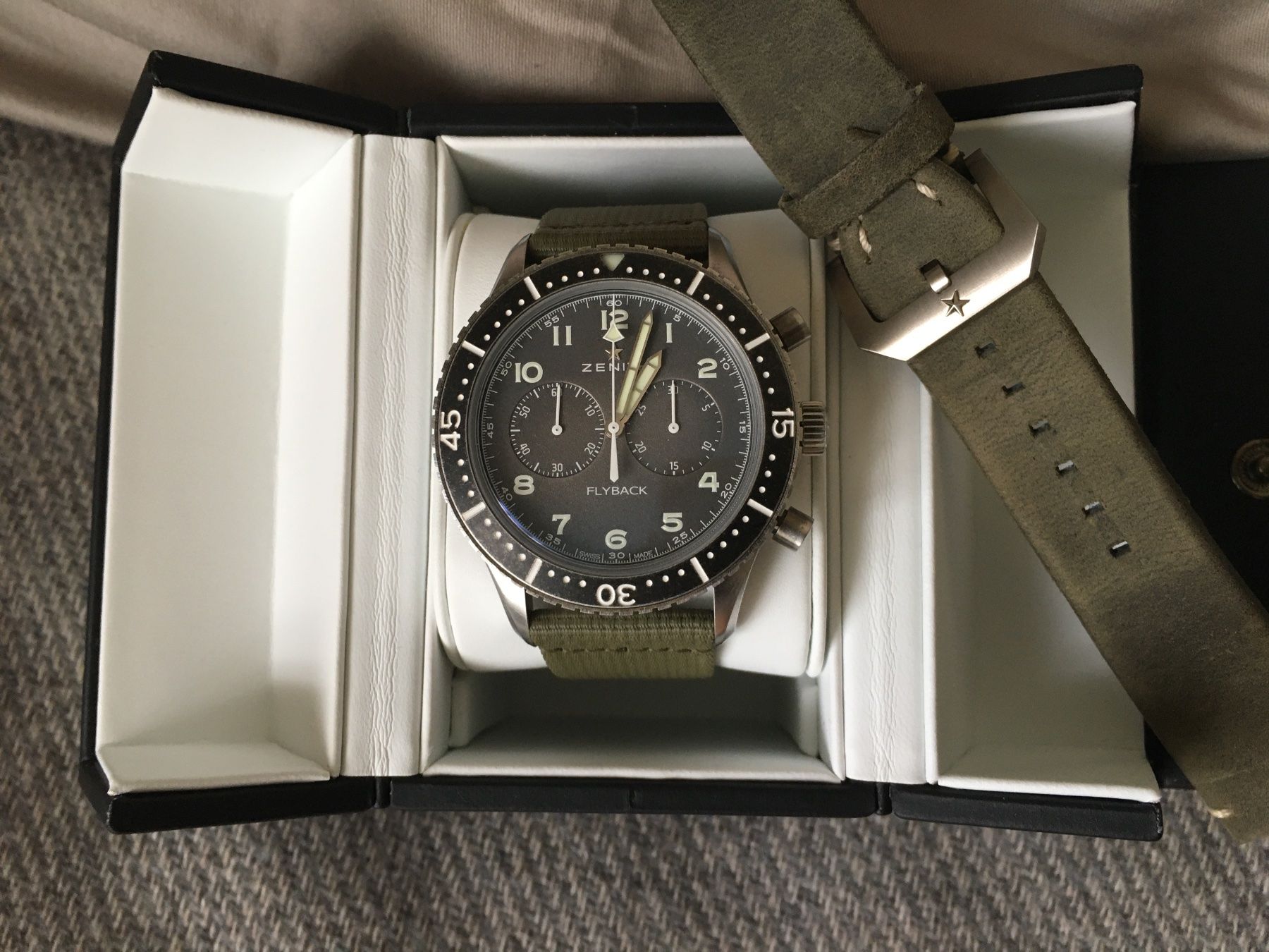 Zenith Orologi: Zenith Tipo CP2 Chronograph 43mm "Aged Steel" – Nuovo (secondo la descrizione) da Bern venduto da Oldeagle 7