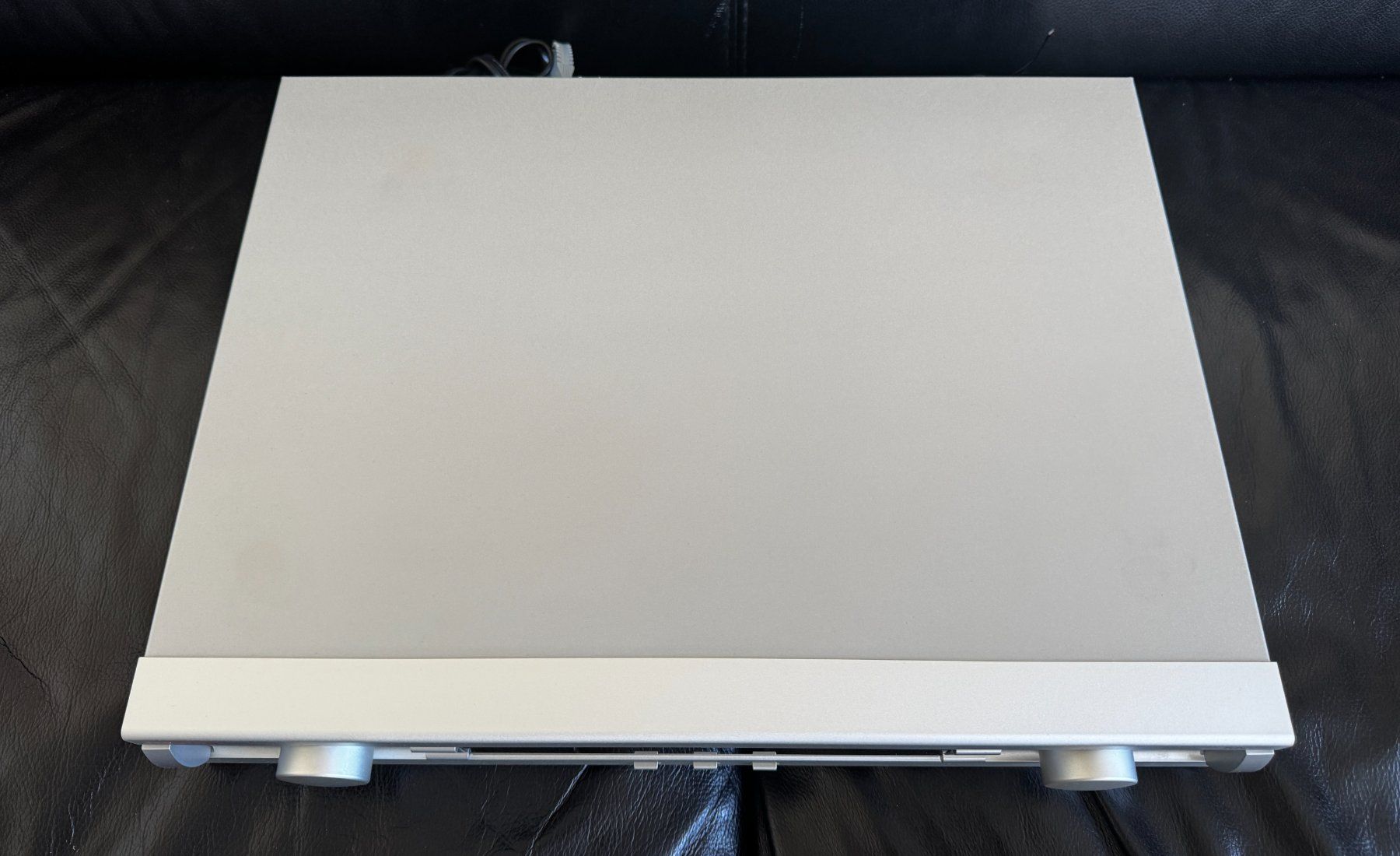 Radio: NAKAMICHI TUNER 2 - Stereo FM Tuner – Usato da Zürich venduto da Tapehead 2
