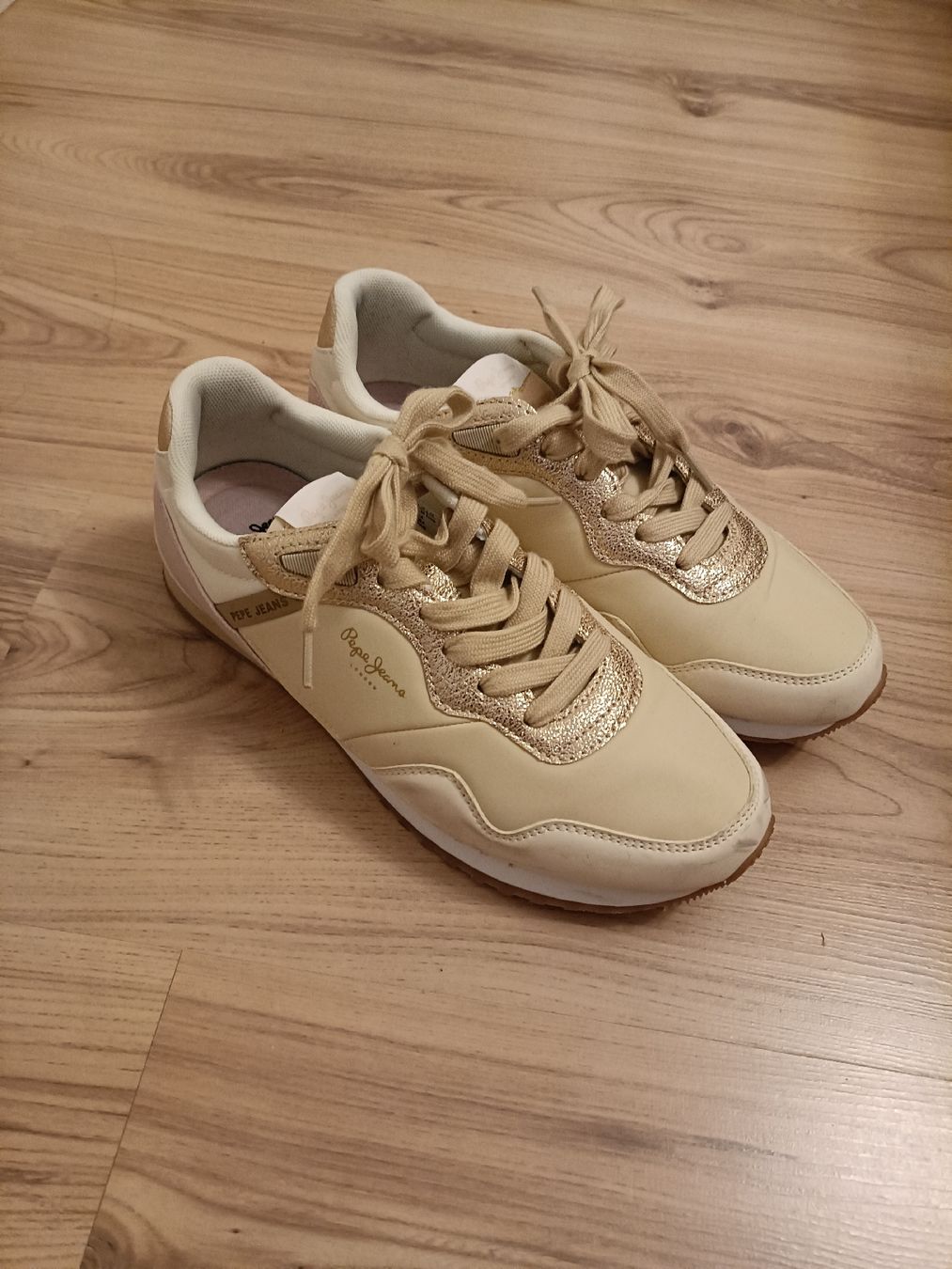 Pepe Jeans Scarpe da donna: Schuhe Pepe Jeans – Usato da Domat ems venduto da Marika2213