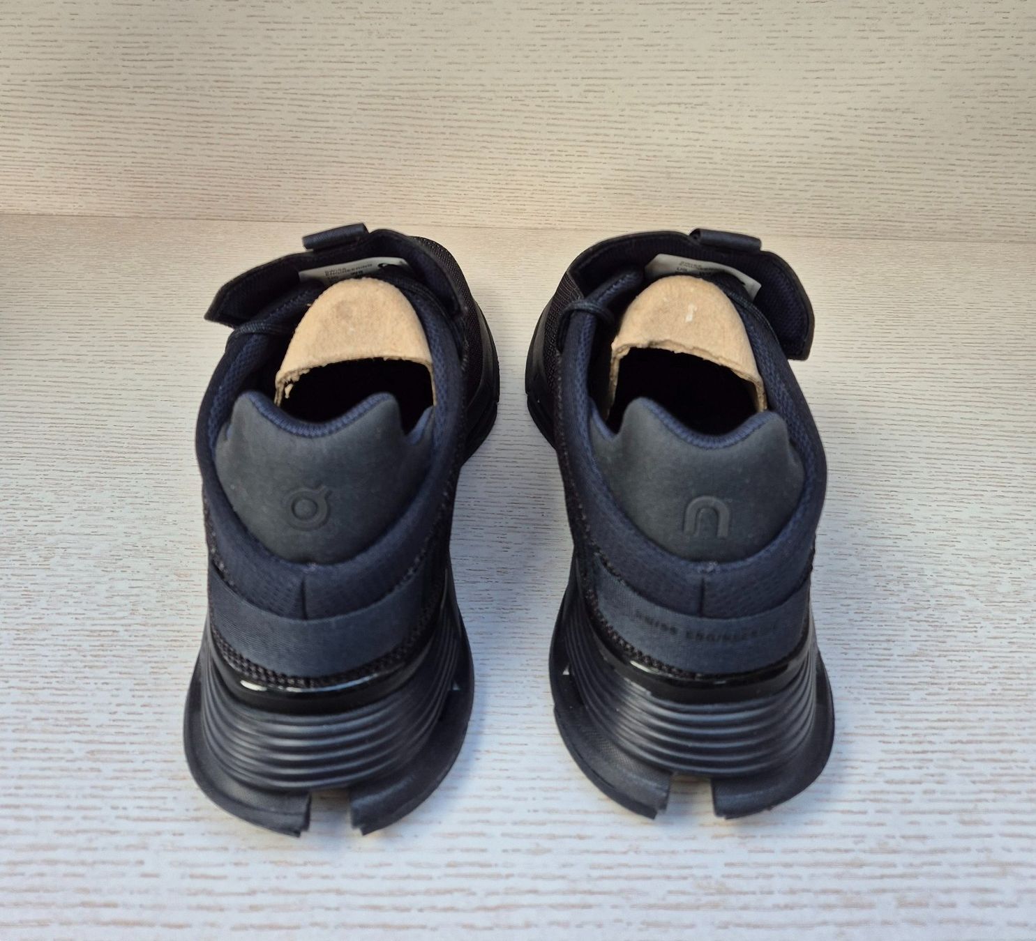 On Damenschuhe: ON  Cloudnova  Schwarz  Grösse 39 – Neu (gemäss Beschreibung) aus Buochs von Cats_nw 2