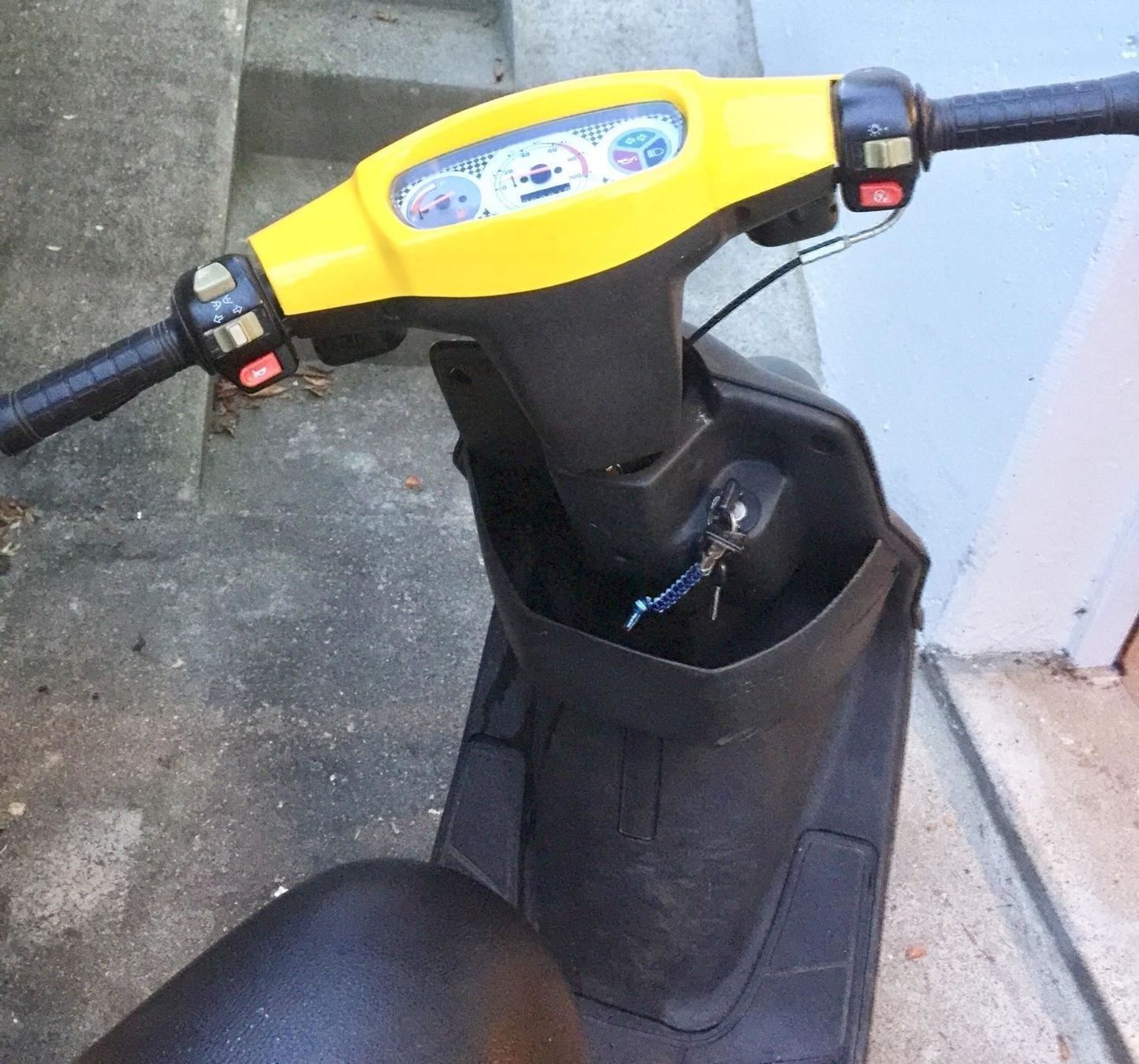 Smc (Sm) Scooter: Scooter SMC Flash (49cm3) – Usato da Dottikon venduto da Izogul 8