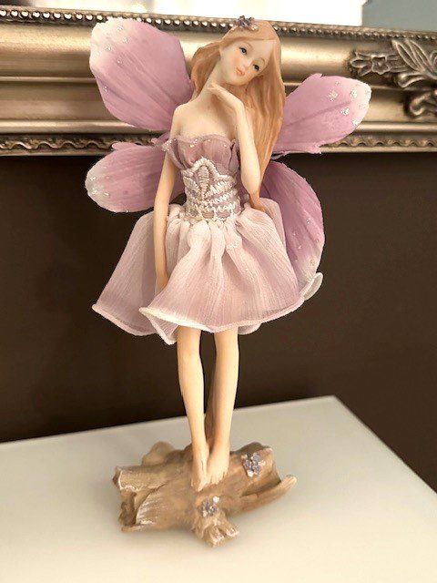 Statuette: *   ELfeNtaNz  * – Usato da Winkel venduto da zeho 8