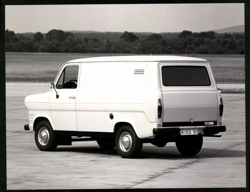 Fotografie &  Plakate: Fotografie Auto Ford Transit, Kastenwage – Gebraucht aus Berlin von bartko-reher