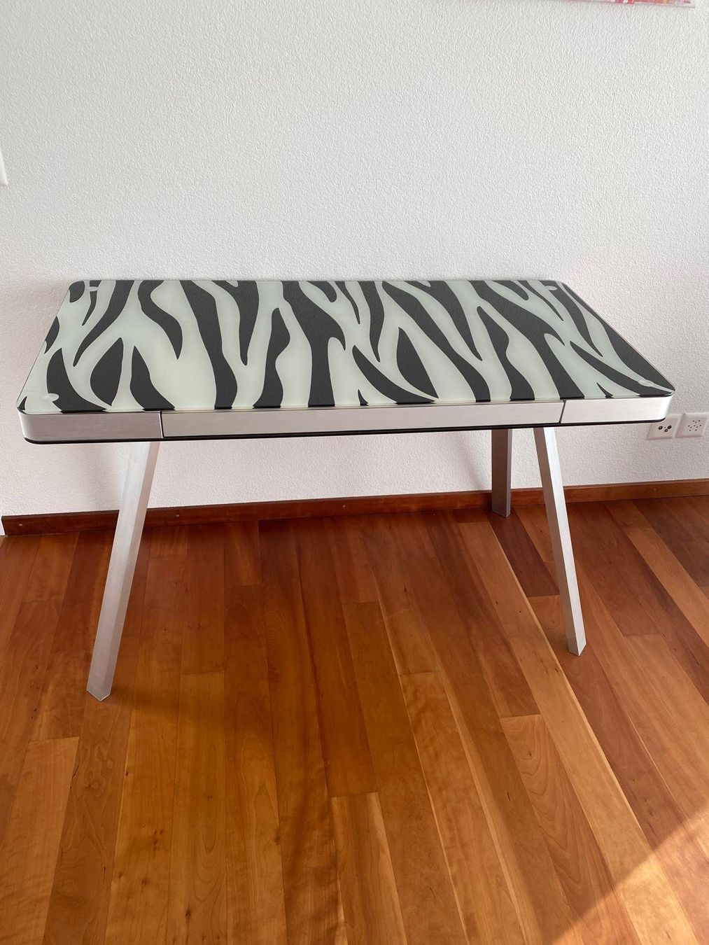 Tavoli: Glastisch Zebra – Usato da Emmenbrücke venduto da Excalibur08 2