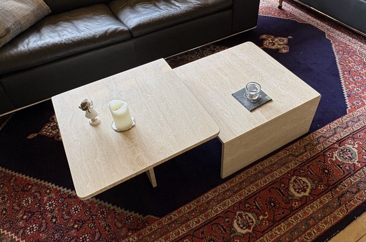 Set de table et chaises: Tischli Stein verschiebbar gut erhalten – D'occasion à Boswil par P18