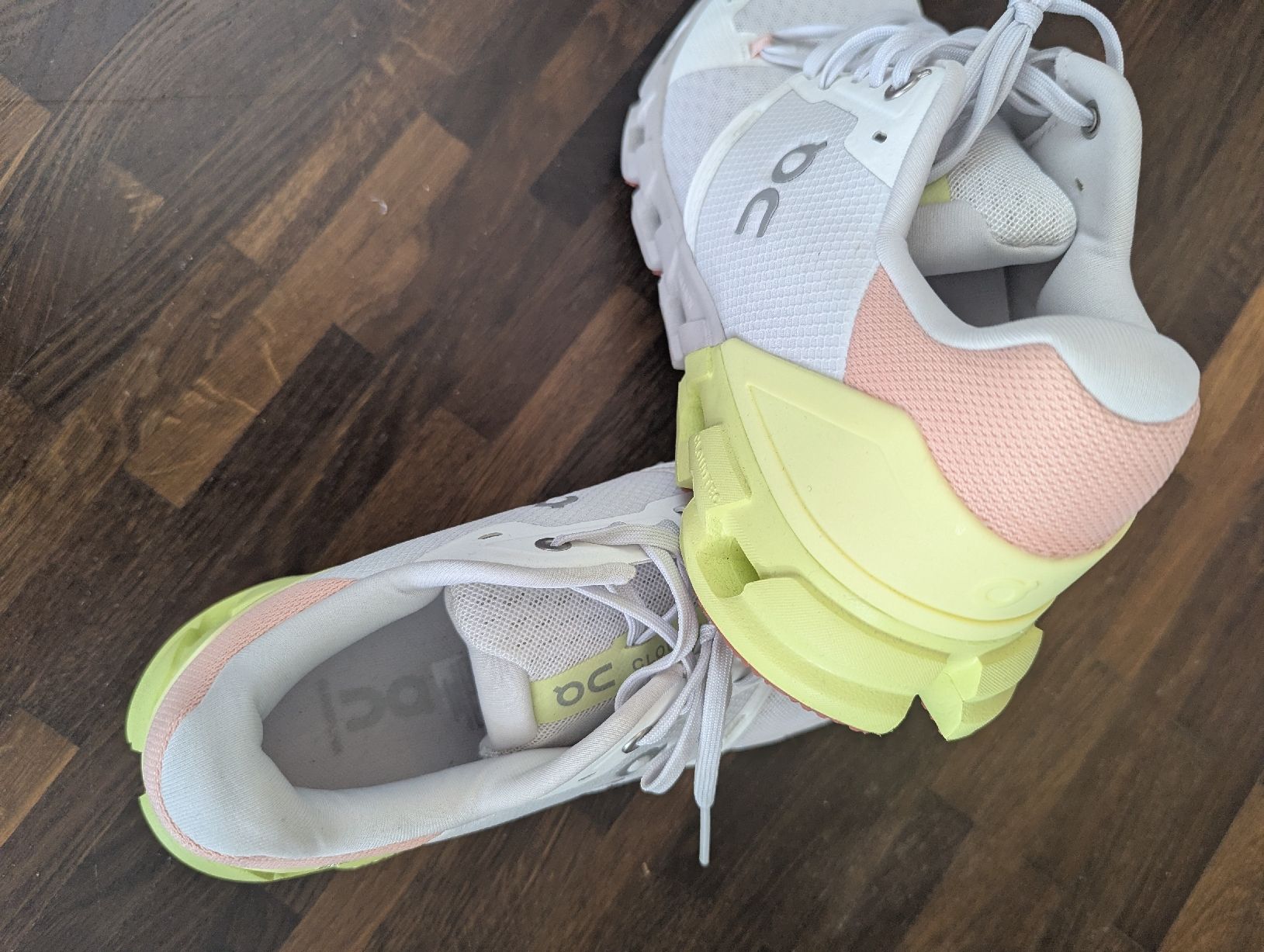 On Scarpe da donna: on Schuhe neuwertig – Nuovo (secondo la descrizione) da Niederwangen BE venduto da jan_p2tb 2