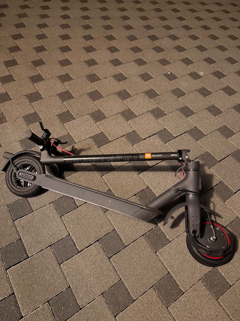 Scooters: Trottinette électrique – D'occasion à Rothrist par sak_69xl