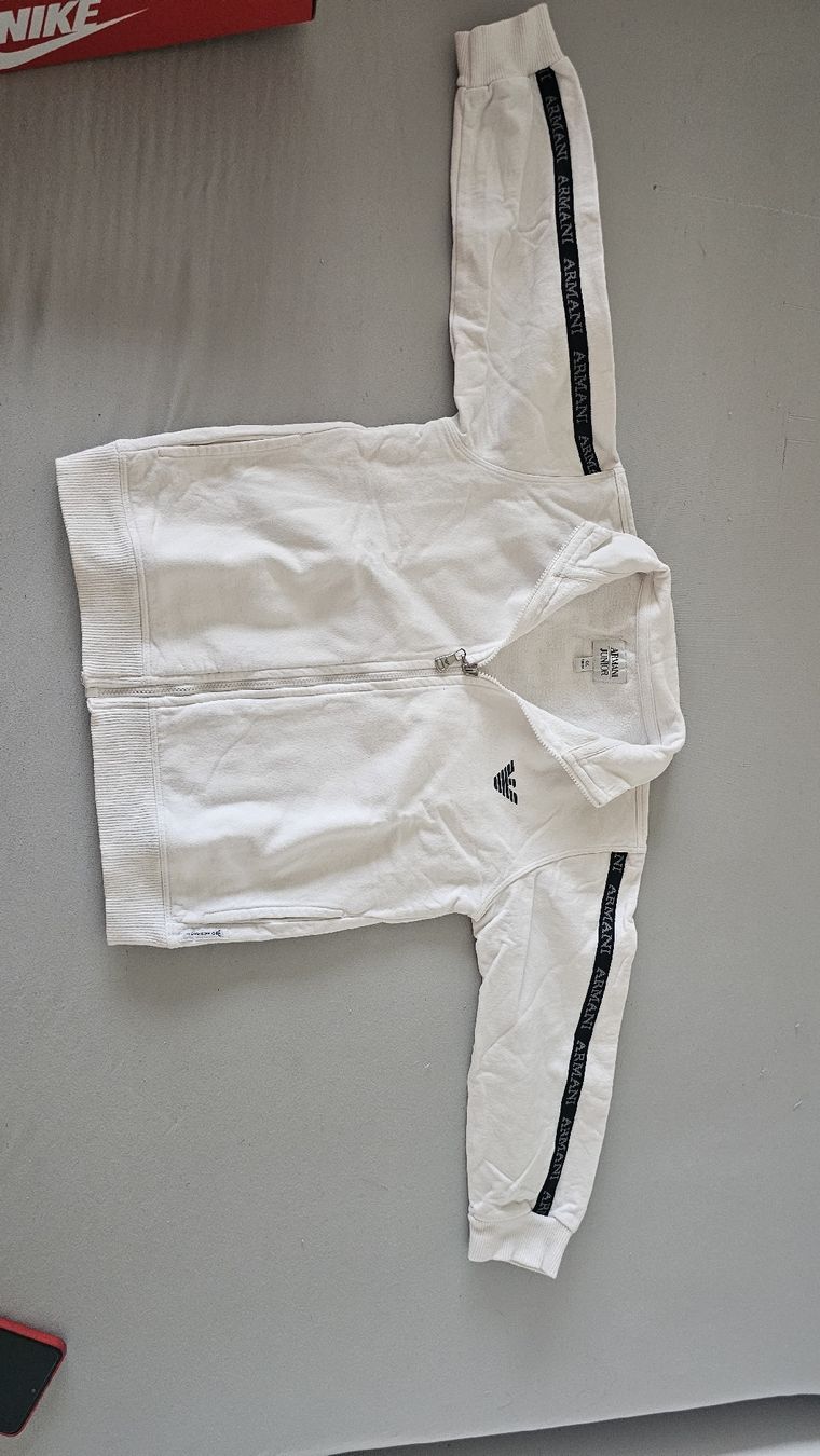 Armani Lotti & Set di vestiti: Armani Kinder Sweatjacke – Usato da Frauenkappelen venduto da Deby89gn