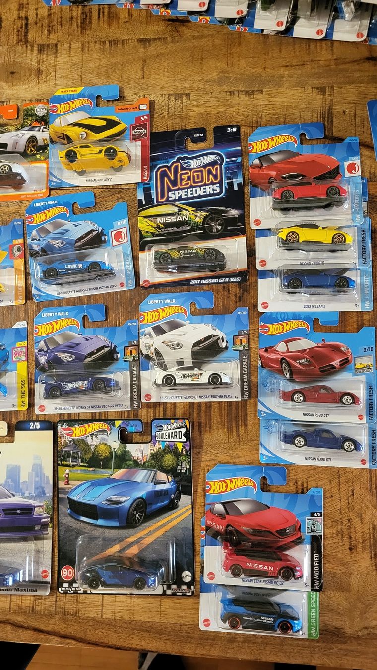 Hot Wheels Modellini d'auto: Hot Wheels Sammlung Nissan – Nuovo e nell'imballaggio originale da Jona venduto da mjo_f5t2 2