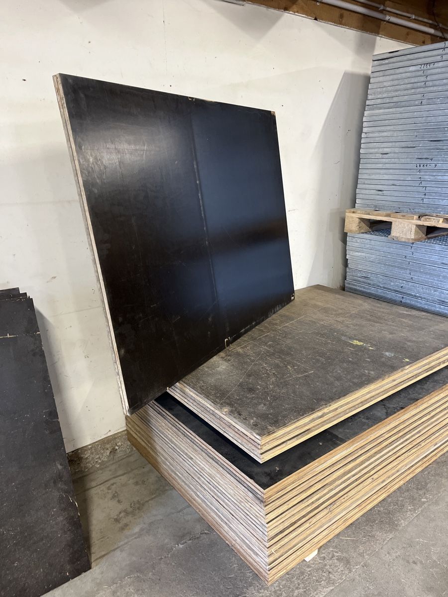 Articles en bois: Siebdruckplatten – D'occasion à Rickenbach LU par fla_9ft6 3