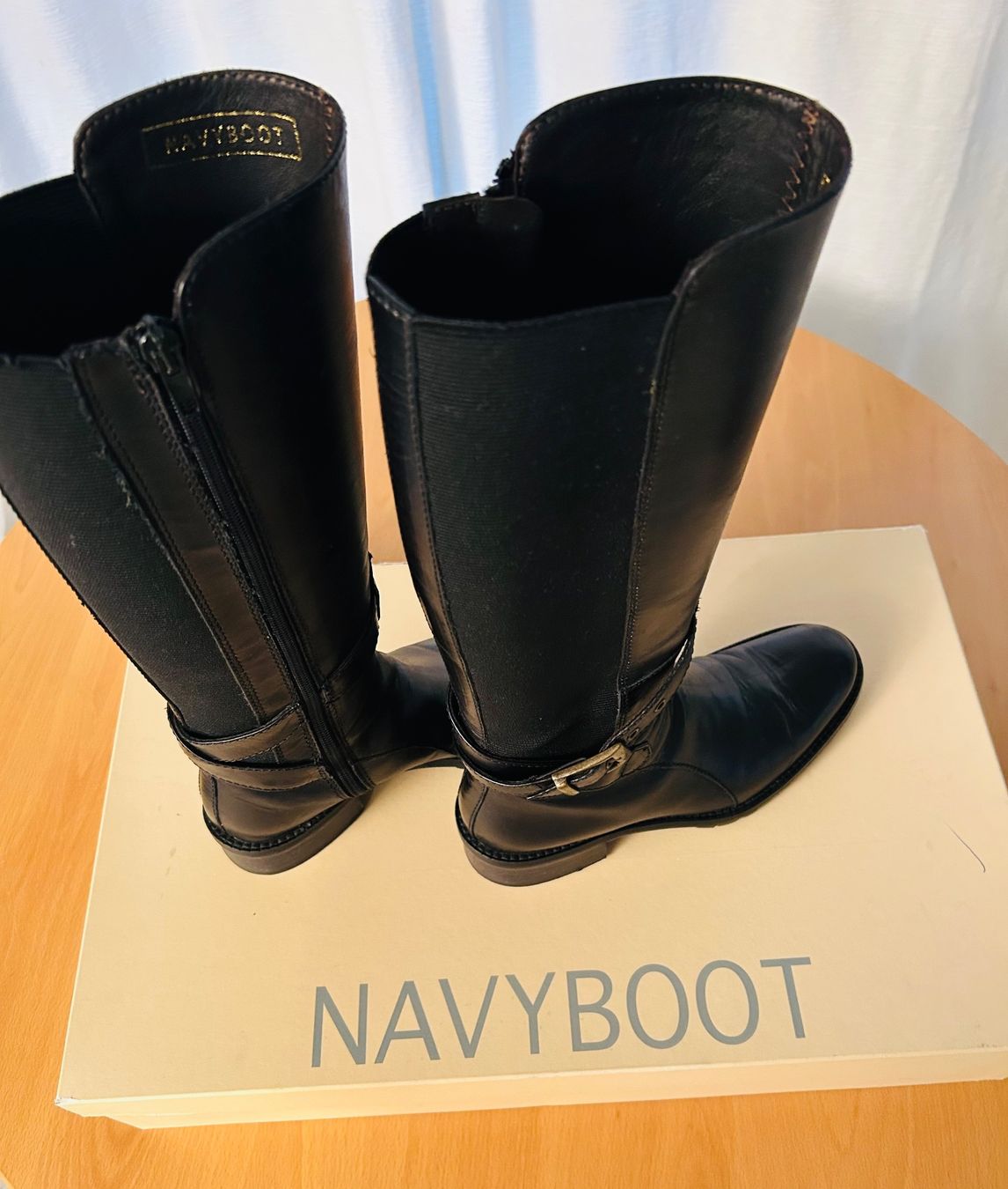 Navyboot Scarpe da donna: NAVYBOOT, Winterstiefel Gr. 36 Leder, Schwarz! – Usato da Niederglatt ZH venduto da adi_99tq 1