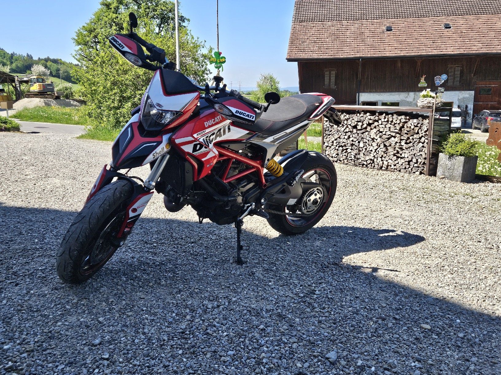 Ducati Strada: Ducati Hypermotard 821 – Usato da Eschlikon TG venduto da adibeerli