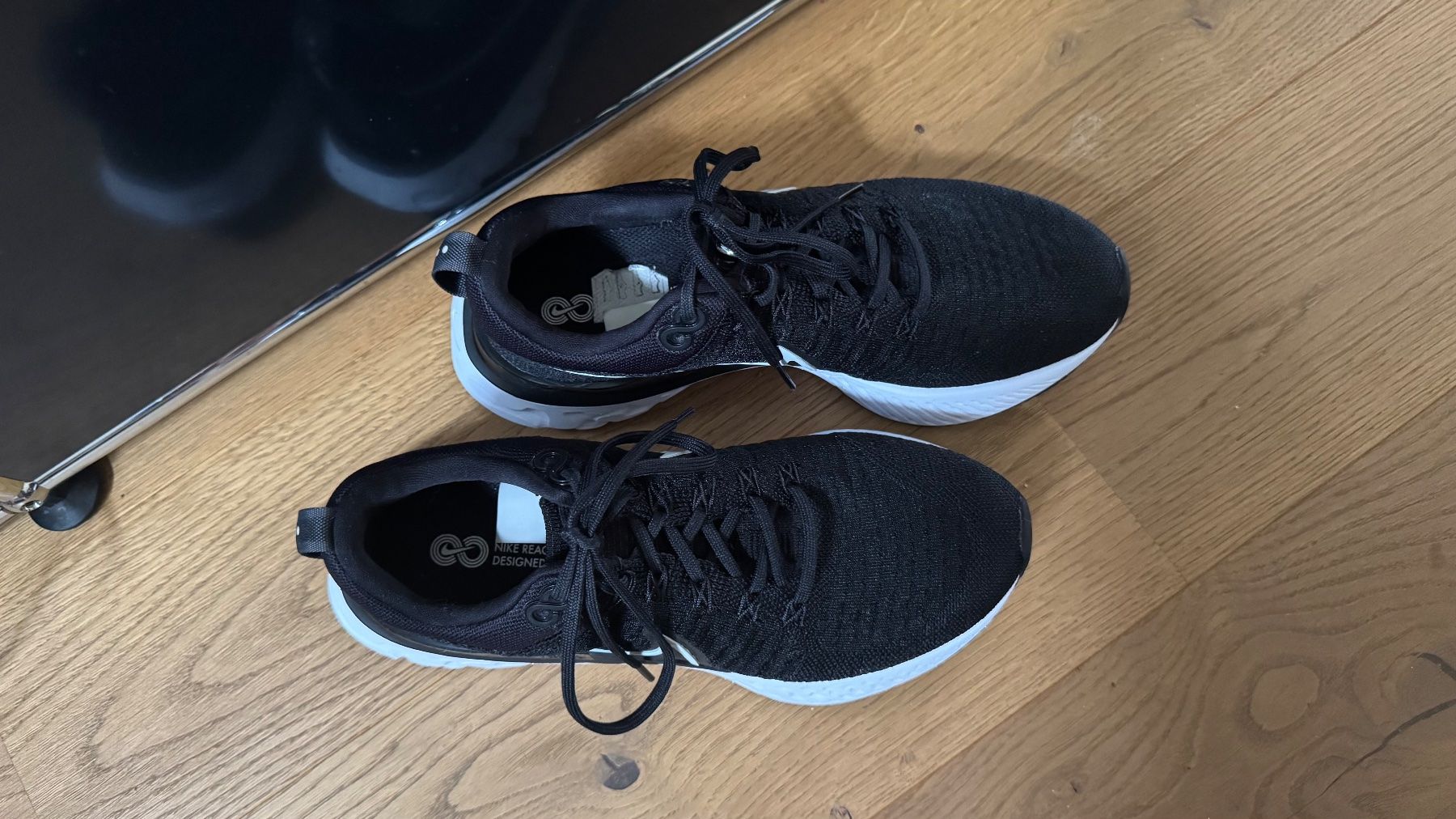 Nike Herrenschuhe: Nike react Running Sneaker in Schwarz Gr. 41 – Gebraucht aus Riehen von To120 1