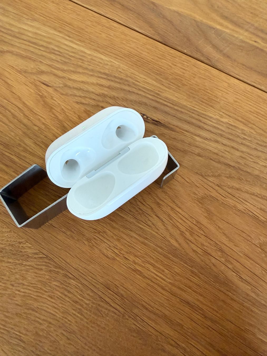 Apple Casques audio: APPLE AirPods 3 Charging Case – D'occasion à Lausanne par Nine1982 2