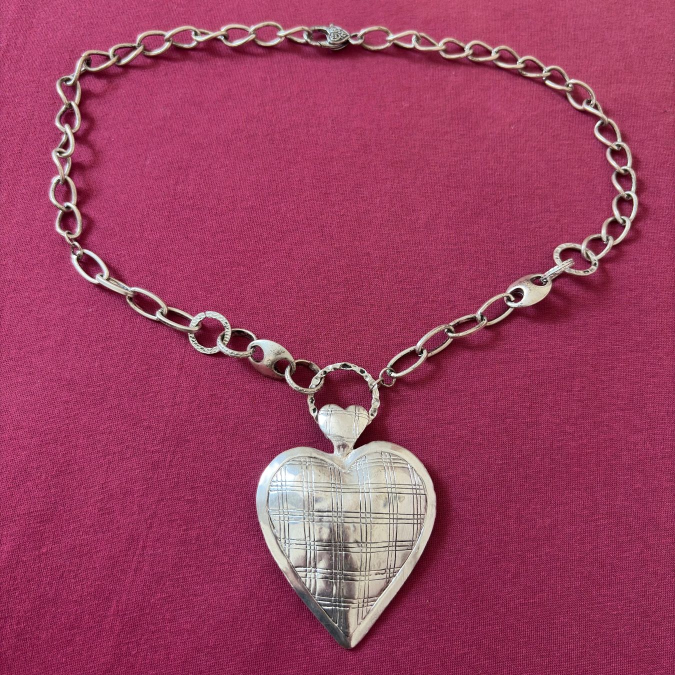Catenine: Collier pendentif cœur argenté – Usato da Moudon venduto da TigerrrEye 2