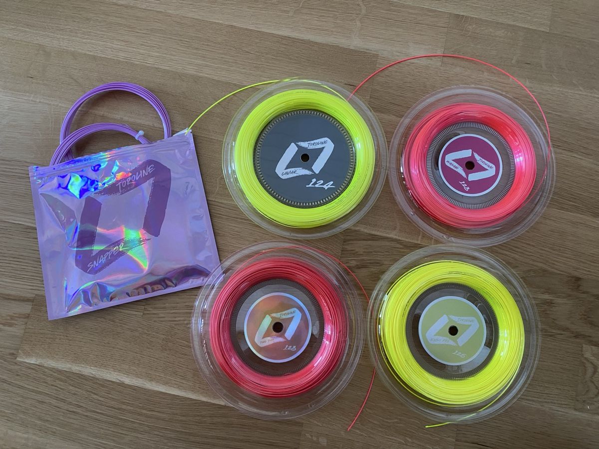 Schläger: Tennissaiten - 4 Toroline Reels und 1 Einzelpack – Gebraucht aus Urtenen-Schönbühl von Samstoner