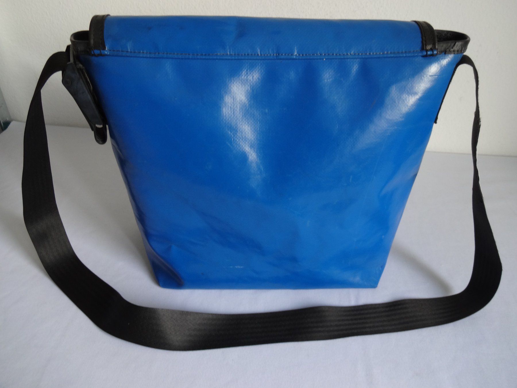 Freitag Borse da donna: "" FREITAG "" Umhänge Tasche – Usato da Frauenfeld venduto da rey06 2