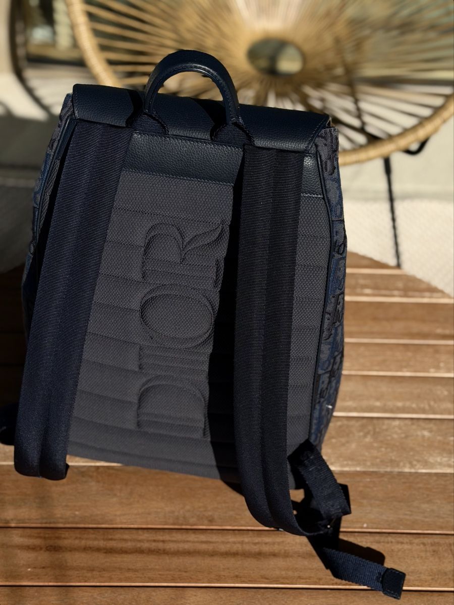 Dior Sacs à dos: Dior Backpack Navy Monogram – Neuf (Voir description) à Meilen par myc_h9kw 5