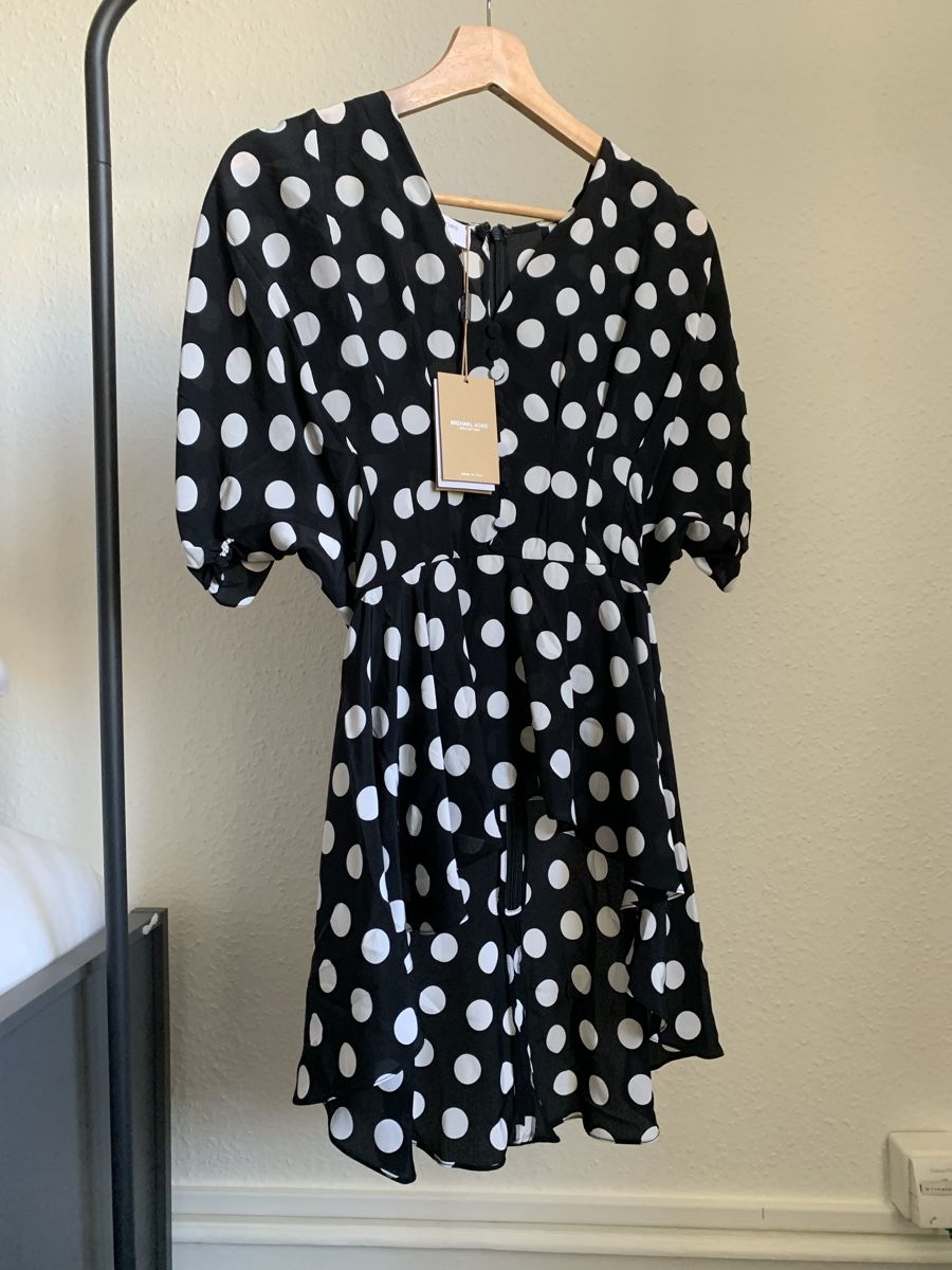 Michael Kors Top: Top à pois asymétrique Michael Kors – Nuovo e nell'imballaggio originale da Genève venduto da rez_c6c6