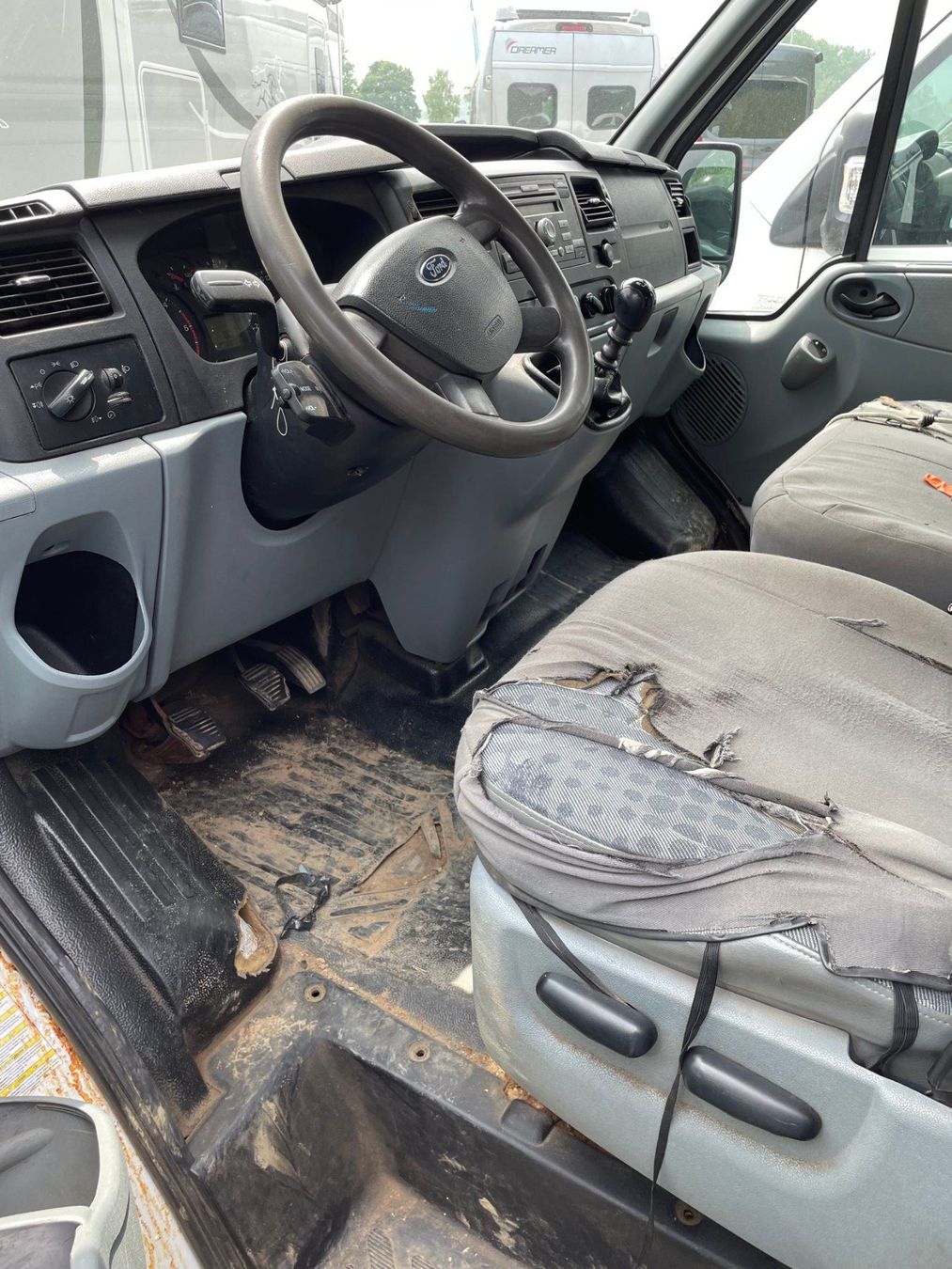 Ford Veicoli commerciali: 2 x Transit 350L 4x4 Châssis double cabine – Usato da Couvet venduto da Geiser-Automobiles 3