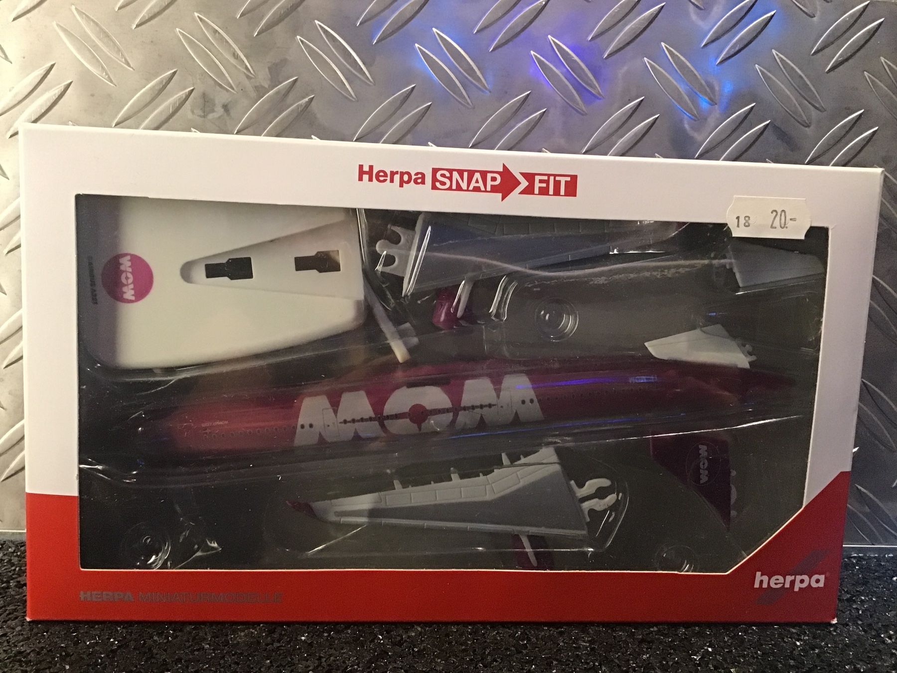 Herpa Modellbausätze & Standmodelle: MODEL HERPA  SNAP FIT  WOW – Gebraucht aus Männedorf von Spezial-Modelle 3
