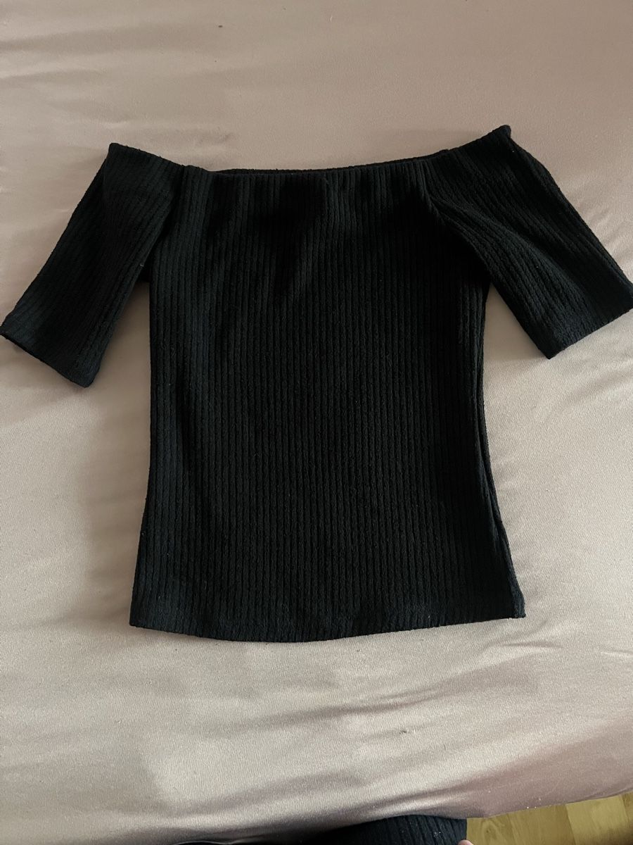 H&M Top: Schulterfreies Top H&M – Nuovo (secondo la descrizione) da Wädenswil venduto da noe_5czy