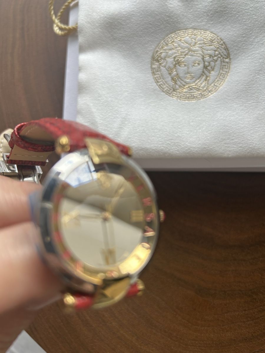 Versace Orologi: Orologio donna VERSACE 35mm – Nuovo (secondo la descrizione) da Locarno venduto da Matic04 4