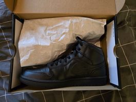 🔥 Nike Air Jordan 1 Mid Triple Black 👟 EU 42.5 US 9 Black