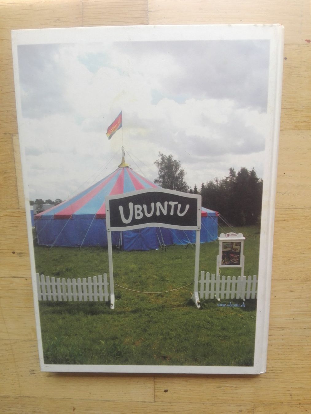 Libri: Ubuntu - Der Circus   (Das Buch) – Usato da St.Gallen venduto da elk2023 9