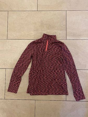 Veste de sport: fille ou garçon: comme neuve: T146/152
