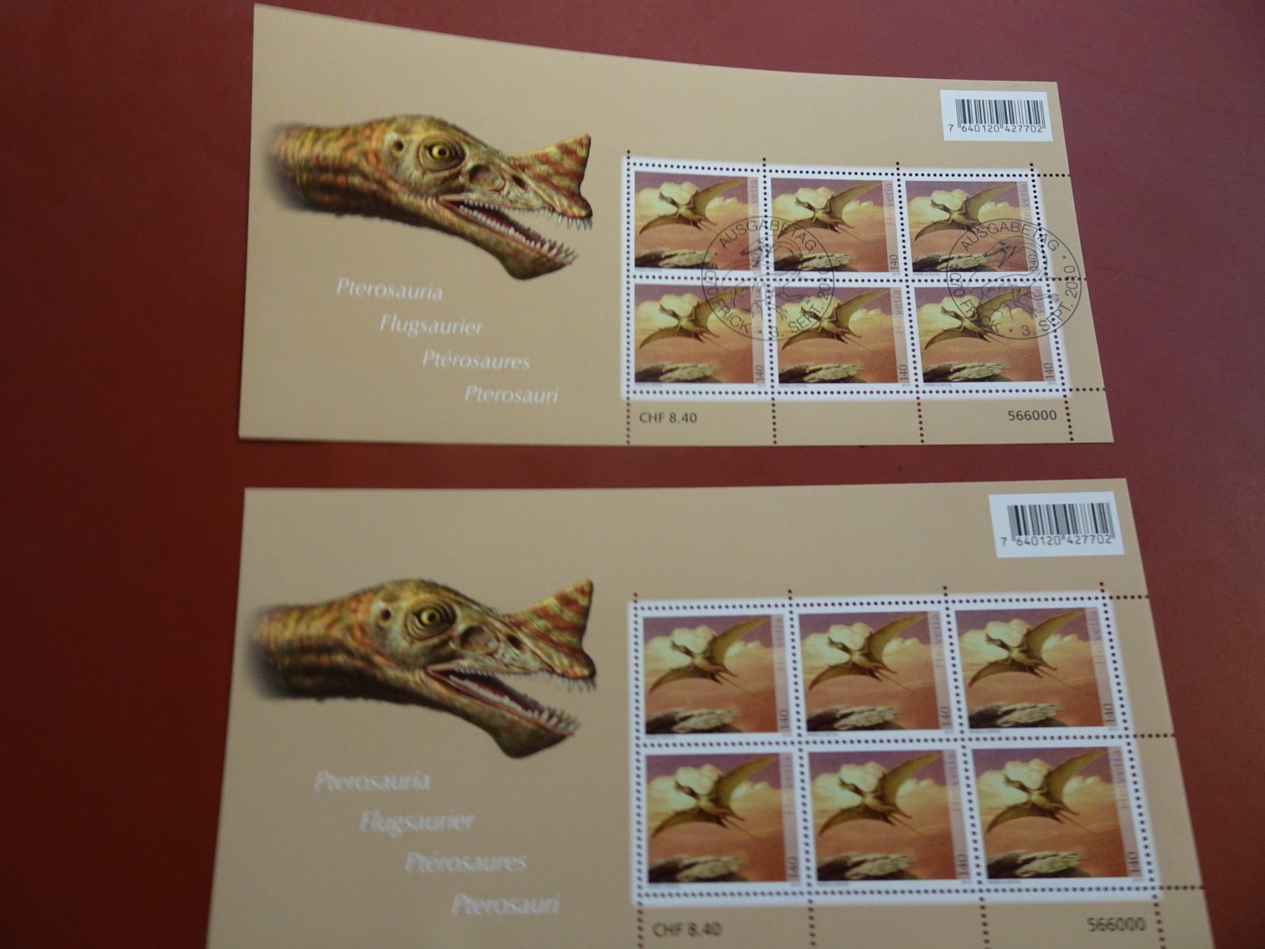 Alle Briefmarken: 2010. 2 KLEINBOGEN POSTFRISCH + AUSGABETAG, DINOSAURIER – Neu (gemäss Beschreibung) aus Eschenbach SG von eDaisy