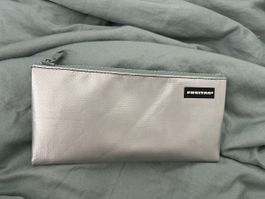 Freitag Pouch Serena neu
