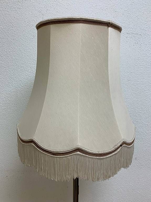 Lampade: Vintage Stehlampe aus Messing mit Fransen – Usato da Obernau venduto da Arche_Noah_Brocki 2