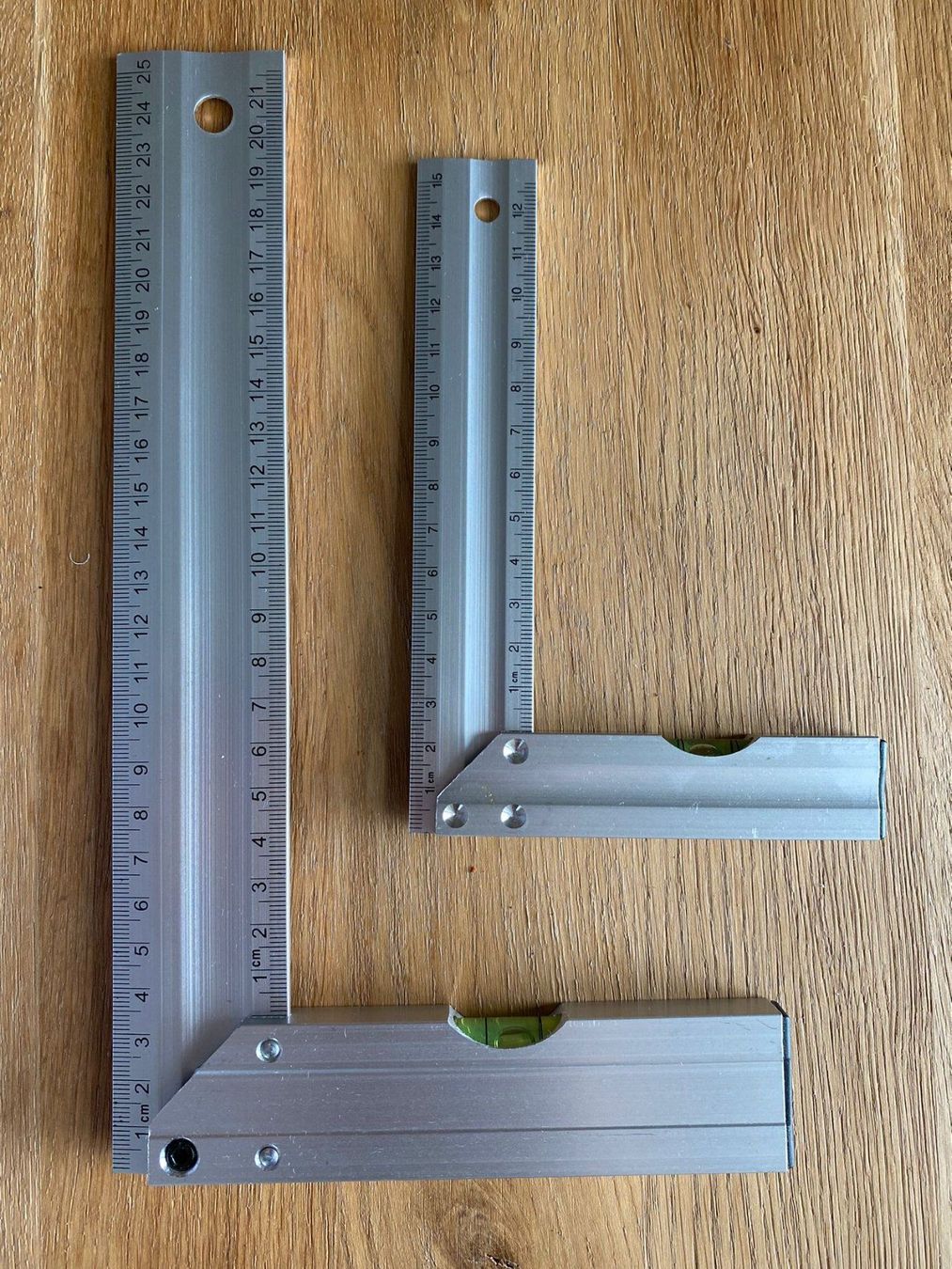 Tous les outils: Alu Tischlerwinkel 2Stk. – Neuf (Voir description) à Oberriet SG par KevMills69