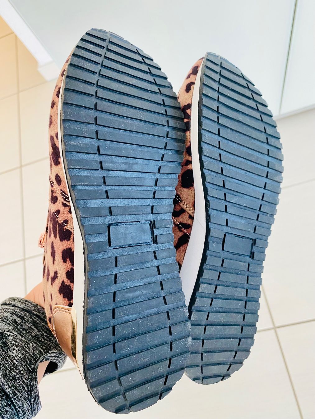 Damenschuhe: Schöne Turnschuhe in Leopardoptik - Gr.37 – Gebraucht aus Amriswil von my-fashion 4