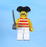 LEGO Minifigur Pirate Red / White Stripes Shirt