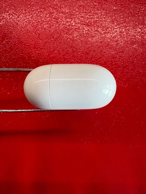Apple AirPods Pro 1 charging case. 8