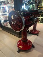 Berkel 115 Rot (Modell 9) – restauriert mit Sockel