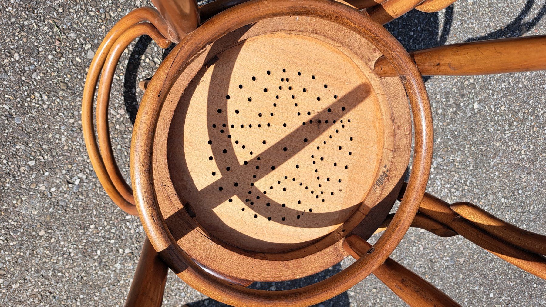 Chaises: Drei Beizenstühle, ähnlich Thonet – D'occasion à Langenthal par T.L. 8