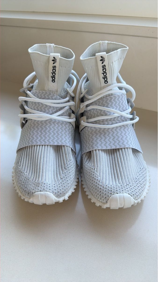 Adidas Scarpe da uomo: Adidas Schuhe Sommer Sneaker, Grösse 41,5 – Usato da Adligenswil venduto da goverla11