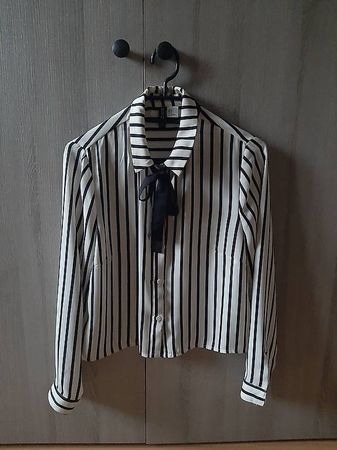 H&M kürzere Bluse Gr. 36 weiss/Schwarz
