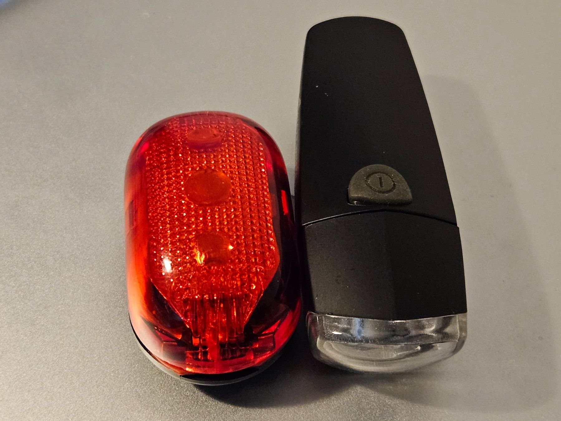 Pezzi di ricambio: Fahrad LED Leuchte – Usato da Chur venduto da Einszweidreiviermein 2